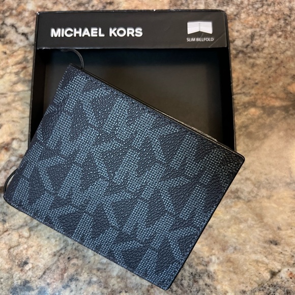Michael Kors Other - MICHAEL KORS Jet Set Slim Bifold Wallet